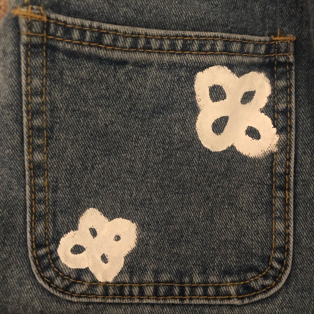 SHEIN- Shorts with Painted Pockets - Picture 4 of 5